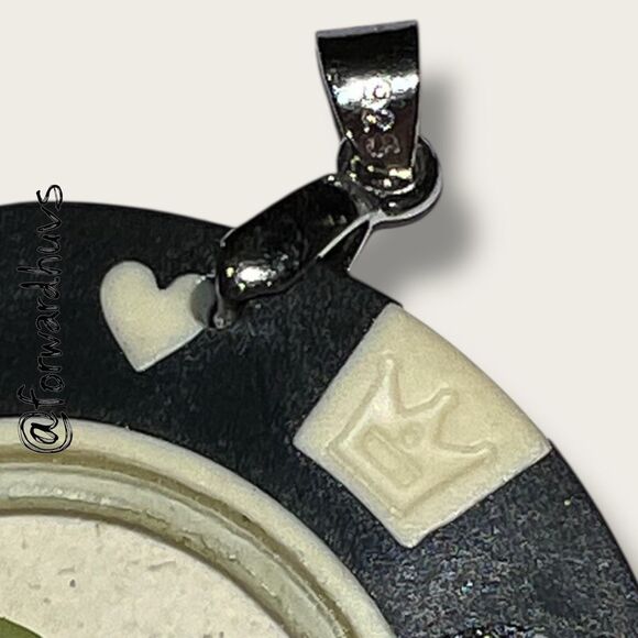Poker Chip Pendant – Preserved Four-Leaf Clover – 925 Bail - Picture 3 of 8